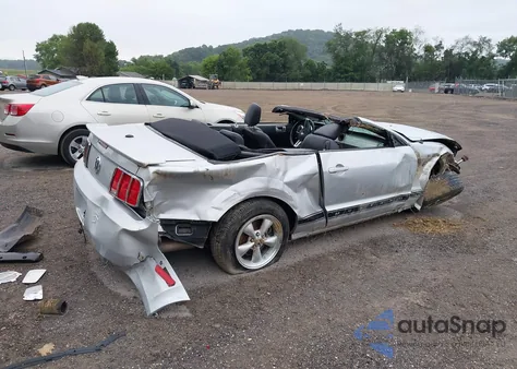 2007 Ford Mustang z USA, uszkodzony, nr VIN 1ZVHT84N975355659